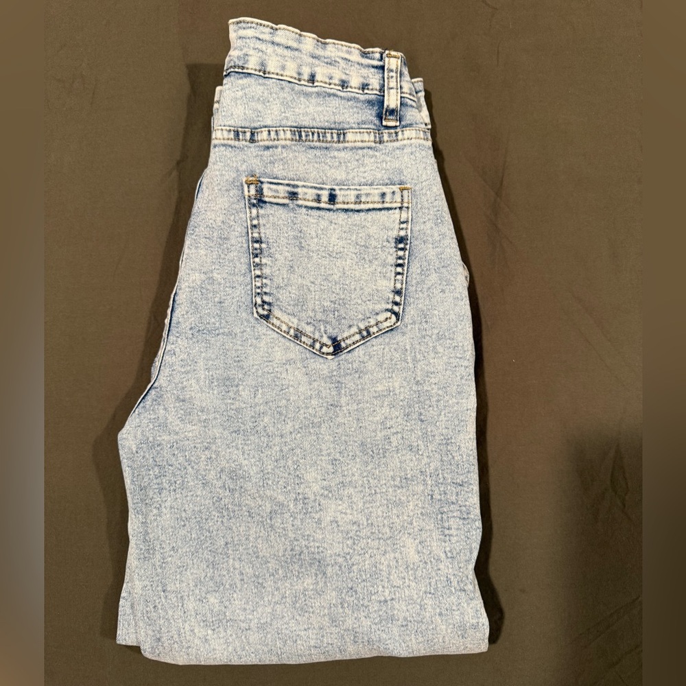 Acid Wash/Vintage-Like Blue Women's Jeans - Picture 4 of 4